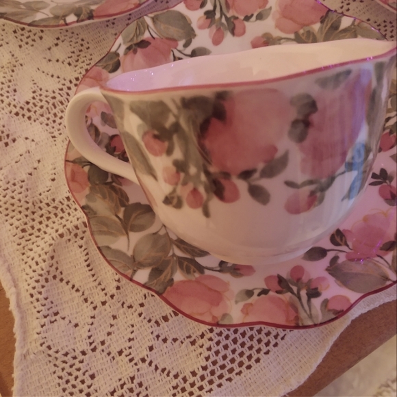 NIKKO Tableware Tea Cup & Saucer, Set of 3 - Picture 3 of 4